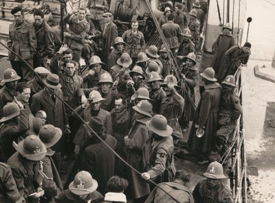 Album "MVSN- Schwarzhemden": Arbeiterfaschisten, in Jahrhunderte gerahmt, auf dem Weg nach AOI (Italienisch-Ostafrika) nach Genua von E. Binelli
