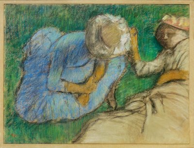 Junge Frauen ruhen sich auf einer Wiese aus von Edgar Degas