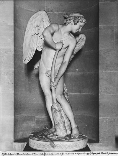 Cupidus schnitzt seinen Bogen aus der Keule des Herkules, 1747-50 von Edmé Bouchardon