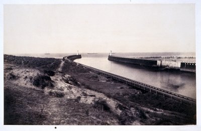 Einfahrt zum Hafen von Boulogne von Édouard Baldus