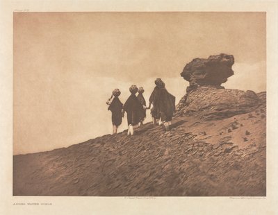Portfolio XVI, Platte 573: Acoma-Wassermädchen von Edward S. Curtis