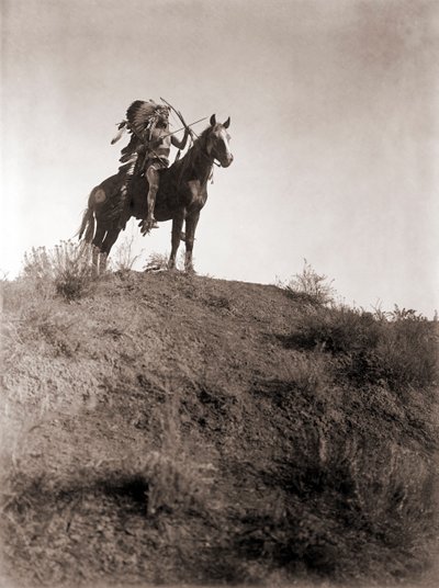 Absaroke-Krieger zu Pferd von Edward Sheriff Curtis