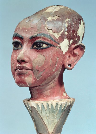 Kopf des Kinderkönigs Tutanchamun (ca. 1370-52 v. Chr.), der aus einer Lotusblume auftaucht, gefunden am Eingang des Grabes, Neues Reich (verputztes und bemaltes Holz) von Egyptian 18th Dynasty