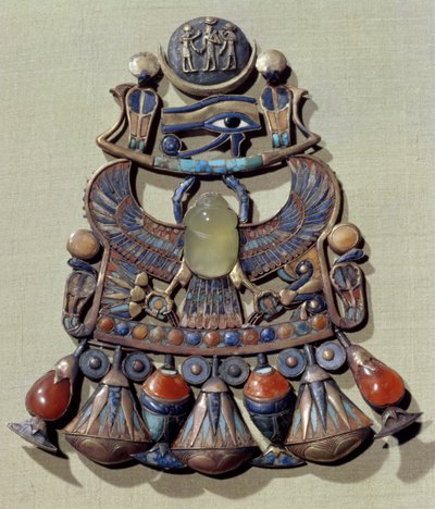 Pektorale mit einem Vogelskarabäus, aus dem Grab von Tutanchamun (ca. 1370-52 v. Chr.) Neues Reich von Egyptian 18th Dynasty