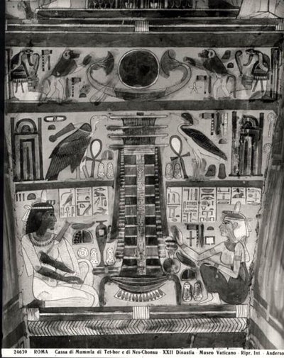 Zwei verstorbene Figuren auf der Seite des Fasses der Mumien von Tet-Hov und Nes-Chonsu (Sarkophag) von Egyptian 22nd Dynasty
