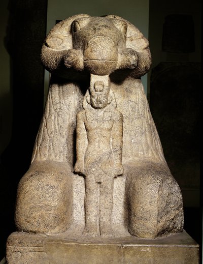 Statue von Amun in Form eines Widders, der König Taharqa schützt, 690-664 v. Chr. von Egyptian 25th Dynasty