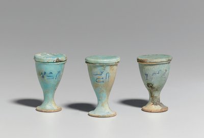 Drei Tassen, 664-30 v. Chr., Spät-ptolemäische Periode von Egyptian 26th Dynasty