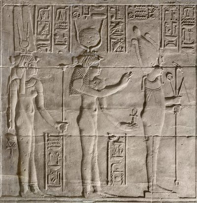 Reliefs im inneren Heiligtum, Philae-Tempel, Assuan, Ägypten von Egyptian 30th Dynasty