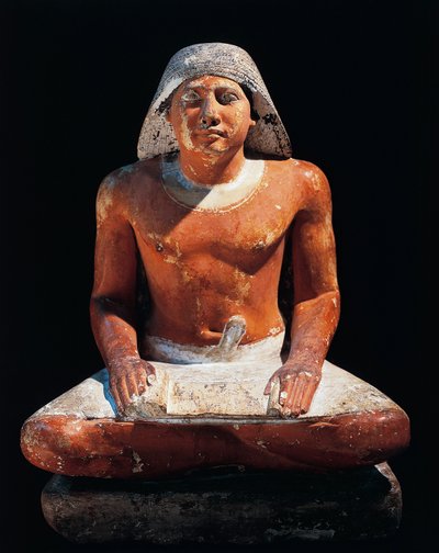 Altes Ägypten: Statue eines sitzenden Schreibers aus der Nekropole von Saqqara, 5. Dynastie, altes Reich von Egyptian 5th Dynasty