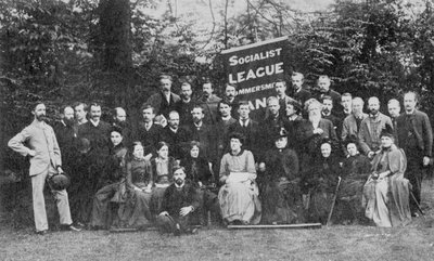 William Morris und die Hammersmith Socialist League, ca. 1885 von Emery Walker