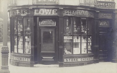 Charles Lowe & Co Drogerie, Newbury, Berkshire von English Photographer