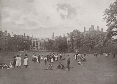 Kinder beim Spielen in den Temple Gardens von English Photographer