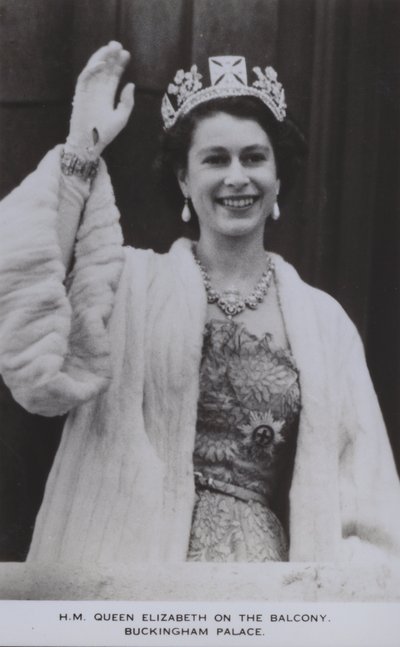 HM Königin Elizabeth auf dem Balkon, Buckingham Palace von English Photographer