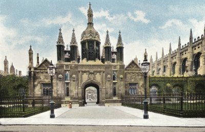 Kings College, Eingangstor von English Photographer