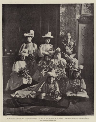 Hochzeit von Lady Margaret Grosvenor mit Prinz Adolphus von Teck in Eaton Hall, Chester, die Braut, der Bräutigam und die Brautjungfern von English Photographer