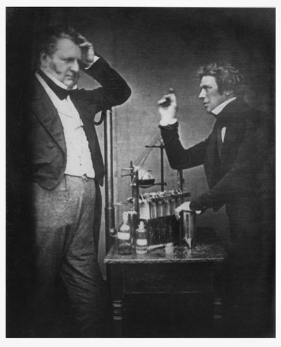 Michael Faraday (1791-1867) und John Frederic Daniell (1790-1845) von English Photographer