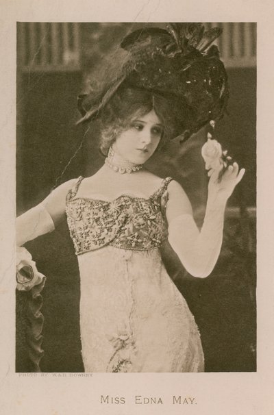 Miss Edna May, Fotografie von English Photographer