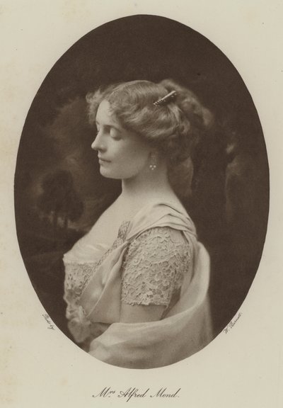 Mrs. Alfred Mond von English Photographer