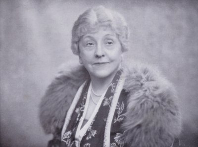Mrs. Laura Henderson, Besitzerin des Windmill Theatre, Piccadilly, London von English Photographer