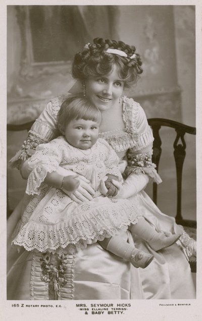 Mrs Seymour Hicks und Tochter von English Photographer