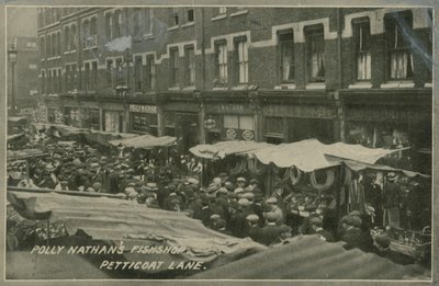 Polly Nathans Fischladen, Petticoat Lane, London von English Photographer