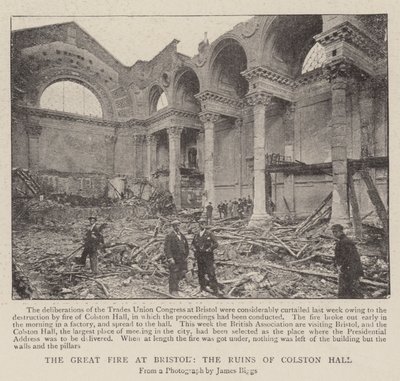 Das große Feuer in Bristol, die Ruinen der Colston Hall von English Photographer