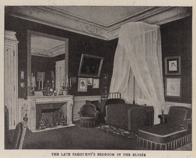 Das Schlafzimmer des verstorbenen Präsidenten im Élysée von English Photographer