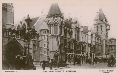 Die Gerichtsgebäude, London von English Photographer
