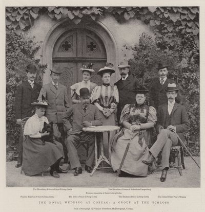 Die königliche Hochzeit in Coburg, eine Gruppe am Schloss von English Photographer