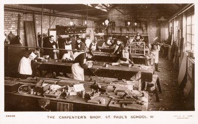 Die Tischlerwerkstatt der St. Pauls Schule von English Photographer
