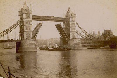 Tower Bridge, London von English Photographer