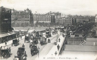 Verkehr über die Waterloo Bridge von English Photographer