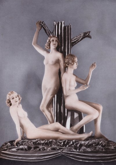 Windmill Theatre, Piccadilly Circus: Revudeville Nr. 65, Desden China von English Photographer
