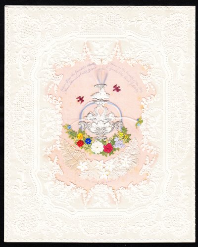 Eine viktorianische Spitzen-Valentinskarte mit einem Brunnen und Blumen, um 1870 von English School
