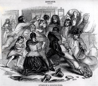 Angriff auf ein Kartoffellager in Irland, ca. 1845 von English School