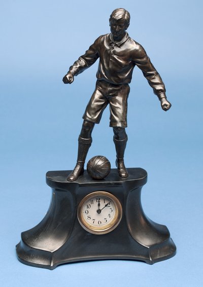 Fußballspieler, Teil eines Uhrensets von English School