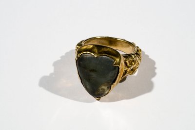 Großer Ring getragen von William of Wykeham von English School
