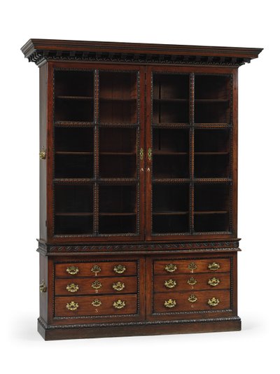 Einer von einem Paar George II Bibliotheksschränken, ca. 1750 von English School