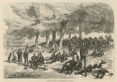 Polizei wartet in den Kensington Gardens von English School