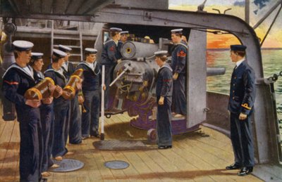 Royal Naval Barracks, Chatham: Mit der Flotte, Geschützmannschaft übt an einer 6-Zoll-Kanone von English School