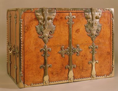 Reisesekretär mit vergoldeten Bronzebeschlägen, um 1700 von English School