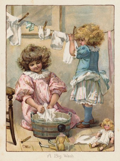 Zwei kleine Mädchen waschen die Kleider ihrer Puppen von English School