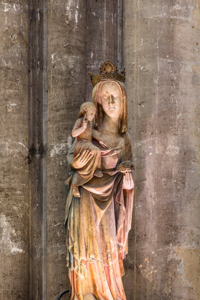 Jungfrau und Kind bekannt als Notre-Dame de la Nef. 14. Jahrhundert von English School