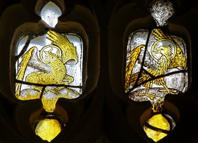 Fenster n2 mit Darstellung der Evangelistensymbole - St. Lukas