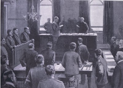 Ein Prozess wegen Hochverrats in Bloemfontein, aus After Pretoria: Der Guerillakrieg veröffentlicht von Harmsworth Bros Limited, 1901 von Enoch Ward