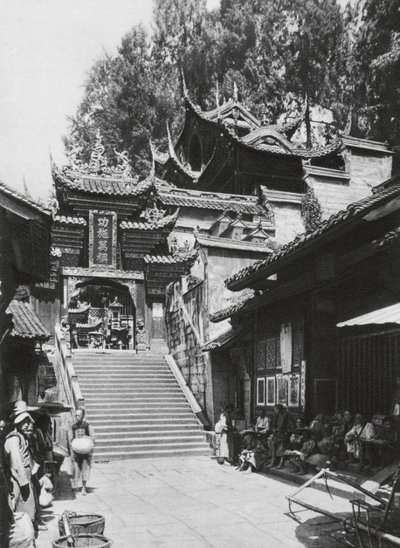 Kuanhien, Ori Lang miao, Szechuan, Eingang zum Ori Lang Tempel von Ernst Boerschmann