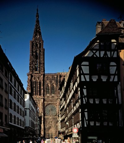 Gotische Kunst: Ansicht eines der Portale der Kathedrale Notre Dame de Strasbourg, erbaut im 13. Jahrhundert von Erwin von Steinbach (Unterrhein) von Erwin von Steinbach