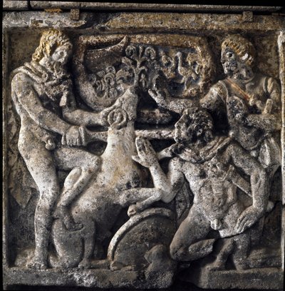 Etruskische Kunst: „Odysseus im Reich der Toten opfert ein Schaf, um den blinden Seher von Theben, Teiresias, zu konsultieren“. Episode aus Homers Odyssee. Detail eines Flachreliefs eines Sarkophags aus dem 4. oder 3. Jahrhundert v. Chr. Aus Torre San Seve von Etruscan