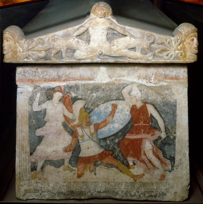 Ein griechischer Soldat wird von zwei Amazonen angegriffen. Oben, Aktäon wird von seinen Hunden verschlungen. Amazonensarkophag. Ende des 4. Jahrhunderts v. Chr. Aus Tarquinia. Florenz, Museo Archeologico von Etruscan