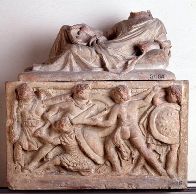 Terrakotta-Urne aus Chiusi, Italien - 2. Jahrhundert v. Chr. Dim 33x56x27 cm. Florenz, Museo Archeologico, inv 5686 von Etruscan